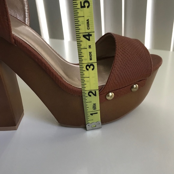 NWOT Charlotte Russe Platform Sandals Size 8 - Picture 3 of 6